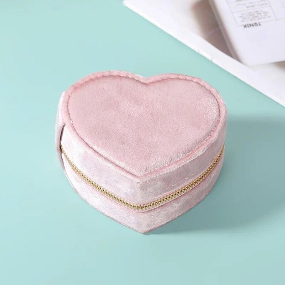 Heart Shaped Velvet Jewelry Box - Picture 1 of 7